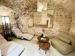 Lou Suites