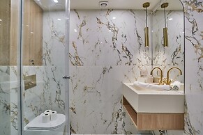 Lou Suites