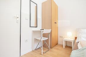 6BR Apt with Garden near Danube