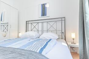 6BR Apt with Garden near Danube