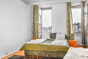 Charming 2BR Apt in Prime Location