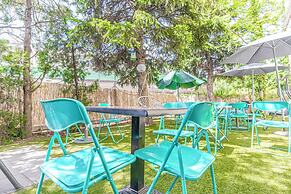 Charming 2BR Apt in Prime Location