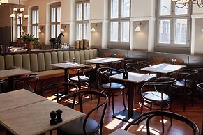 Henrik's Hotel