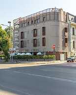 NISHANI BOUTIQUE MOTEL