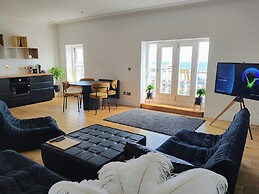 Lavish Collections