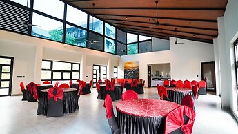 Manjoora Saddles Resorts & Spa