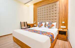 Cozy Inn T2 Mumbai Airport