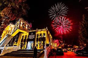 Holiday in orbi city