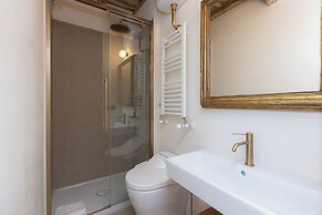 Rental in Rome Coronari Apartment
