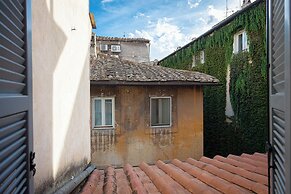 Rental in Rome Coronari Apartment