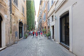 Rental in Rome Coronari Apartment