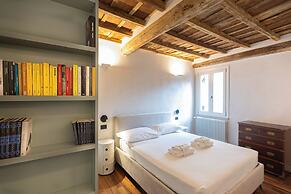 Rental in Rome Coronari Apartment