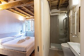 Rental in Rome Coronari Apartment