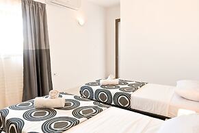 7 MEDITERRANEA VILLA