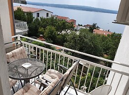 Duga House