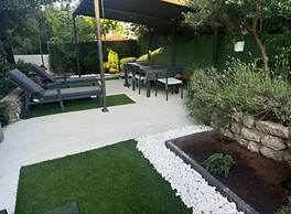 Duga House
