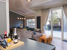 7 Lake View