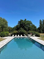 Maison piscine & tennis partagés