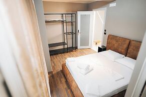 Noon Central Hotel