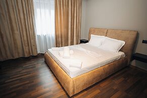 Noon Central Hotel