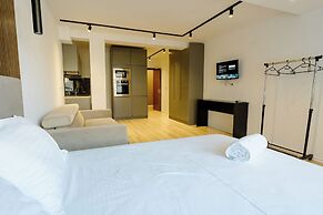 Noon Central Hotel