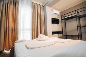 Noon Central Hotel