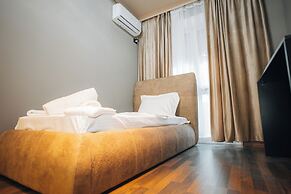 Noon Central Hotel