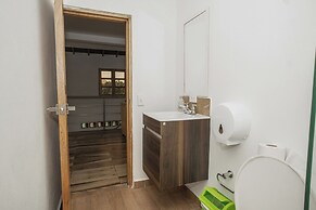 ROBLE COLONIAL