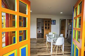 ROBLE COLONIAL