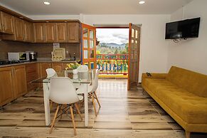 ROBLE COLONIAL