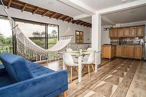 ROBLE COLONIAL