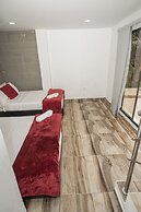 ROBLE COLONIAL