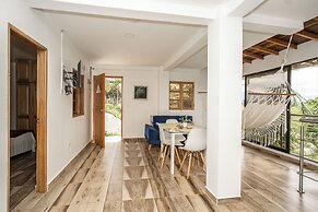ROBLE COLONIAL
