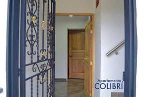 ROBLE COLONIAL