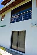 ROBLE COLONIAL