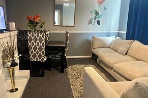 Cozy Cottage Retreat in Tipton