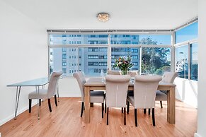 2bed Central Apartment in Cape Town Atlantic Point