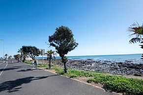 2bed Central Apartment in Cape Town Atlantic Point