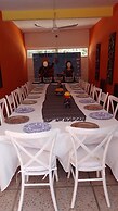 LOS GIRASOLES HOTEL