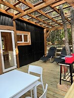 Km 6 River Lodge