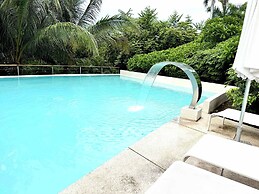 Bolongo 1BR Your Exclusive Oceanfront Escape