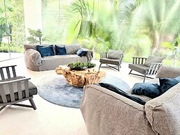 Bolongo 1BR Your Exclusive Oceanfront Escape