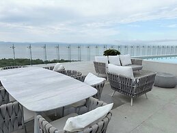 Bolongo 1BR Your Exclusive Oceanfront Escape