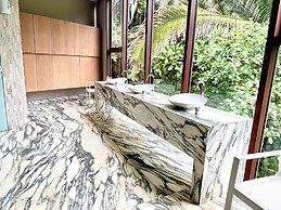 Bolongo 1BR Your Exclusive Oceanfront Escape
