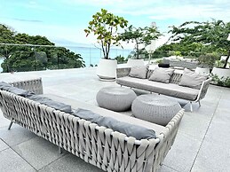 Bolongo 1BR Your Exclusive Oceanfront Escape