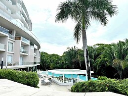 Bolongo 1BR Your Exclusive Oceanfront Escape