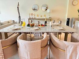 Bolongo 1BR Your Exclusive Oceanfront Escape