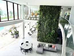 Bolongo 1BR Your Exclusive Oceanfront Escape