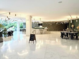 Bolongo 1BR Your Exclusive Oceanfront Escape