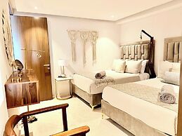 Bolongo 3BR Your Exclusive Oceanfront Escape